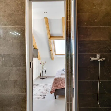 Pet Friendly In * Stanici